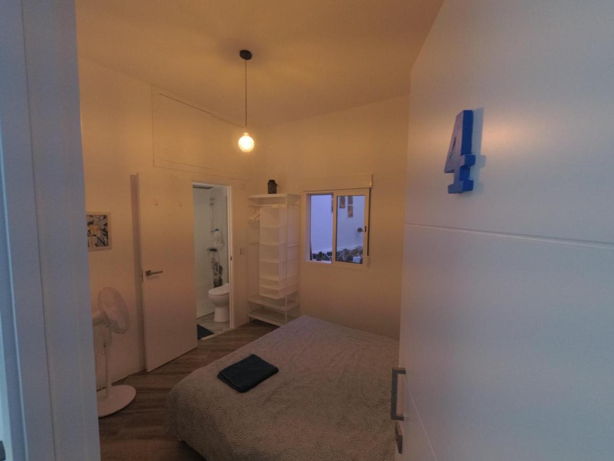 Room With Private Bathroom - Vivienda Vacacional Out Of Blue サンタ・クルス・デ・ラ・パルマ スペイン エクステリア 写真