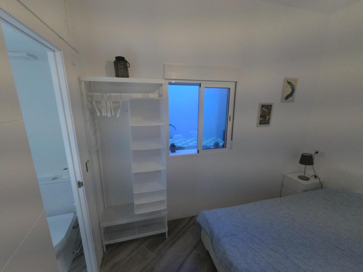 Room With Private Bathroom - Vivienda Vacacional Out Of Blue サンタ・クルス・デ・ラ・パルマ スペイン エクステリア 写真