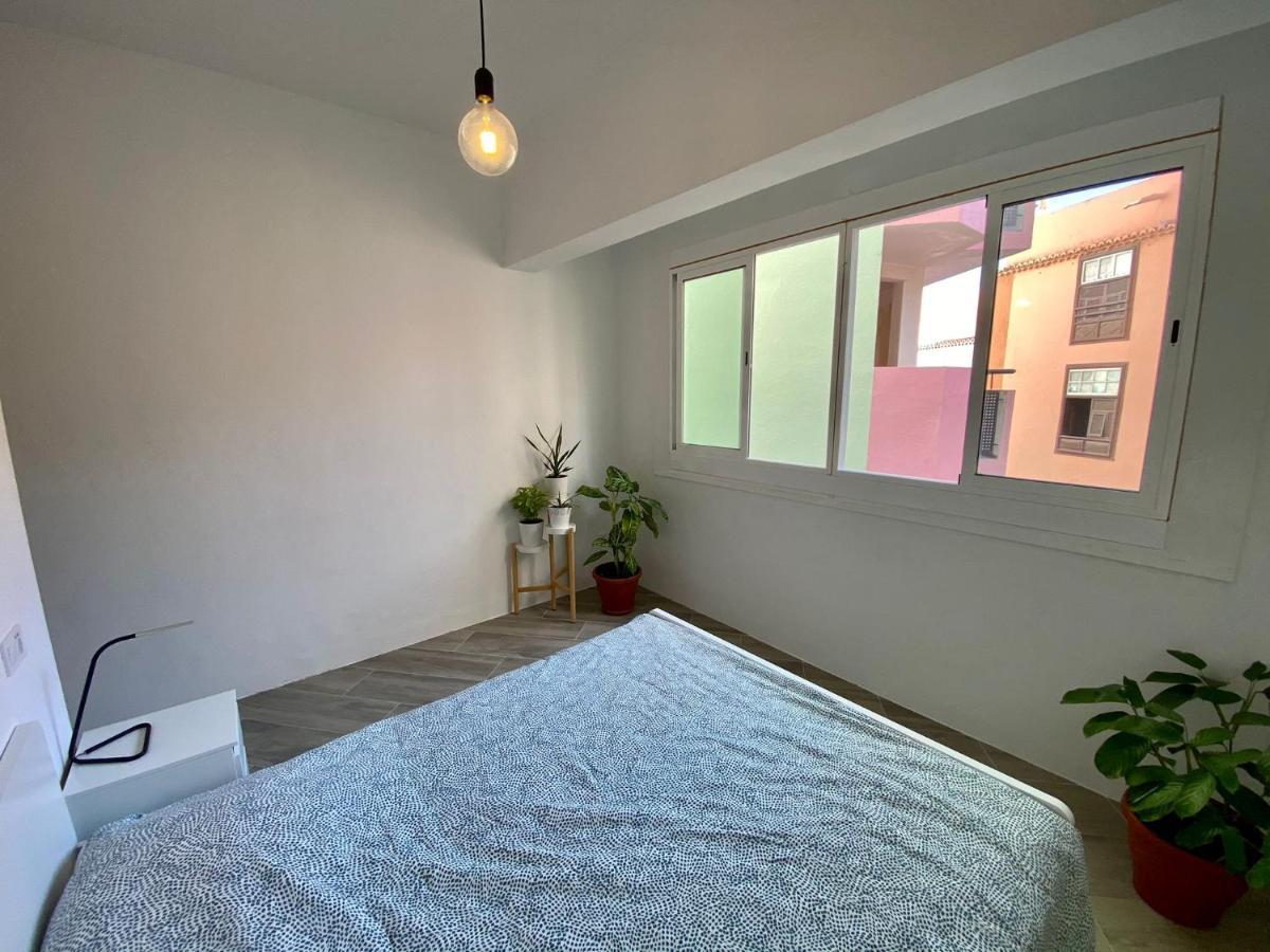 Room With Private Bathroom - Vivienda Vacacional Out Of Blue サンタ・クルス・デ・ラ・パルマ スペイン エクステリア 写真
