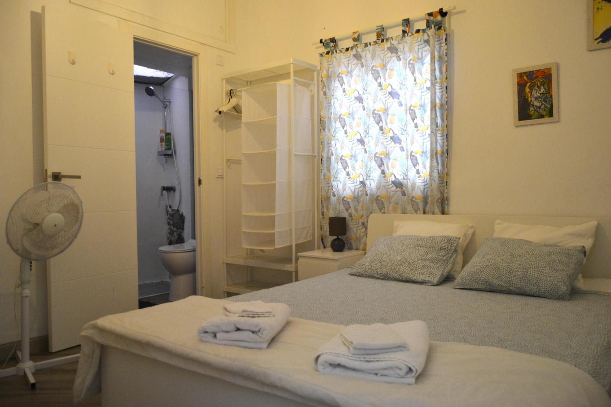Room With Private Bathroom - Vivienda Vacacional Out Of Blue サンタ・クルス・デ・ラ・パルマ スペイン エクステリア 写真